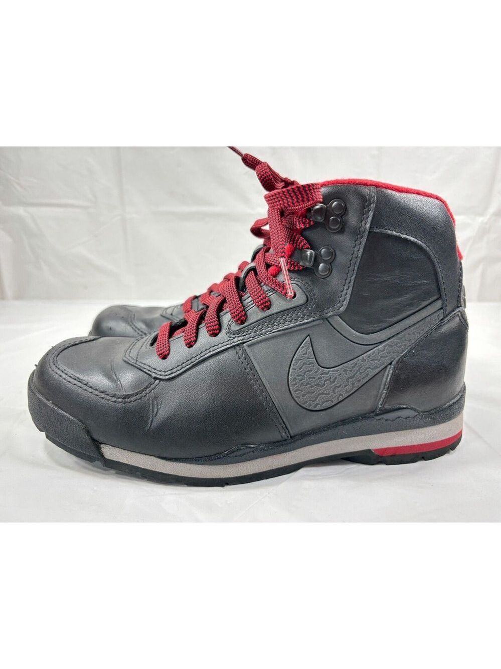 Nike Air Baltoro Leather Boots Size women's size 8.5